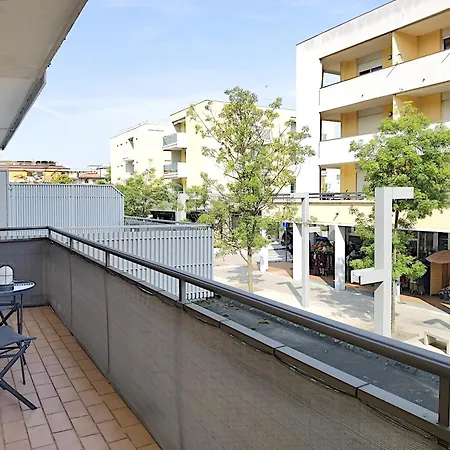 Bella Venezia, With Balcony Overlooking The Pedestrian Shopping Area, And The Within Walking Distance Apartment Bibione