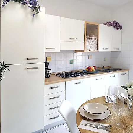 Apartment Bella Venezia, With Balcony Overlooking The Pedestrian Shopping Area, And The Within Walking Distance *